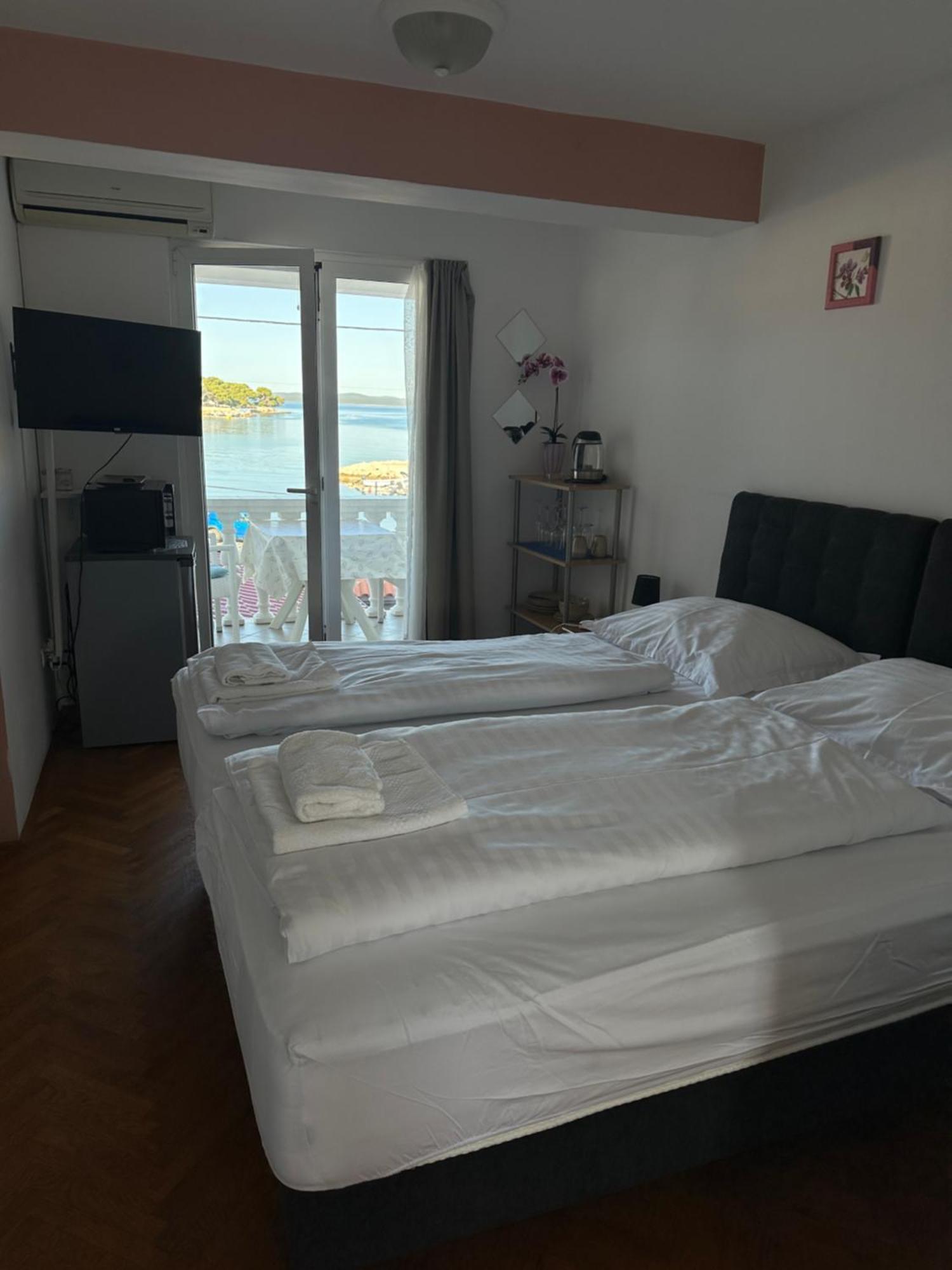 Apartma And Sidro *